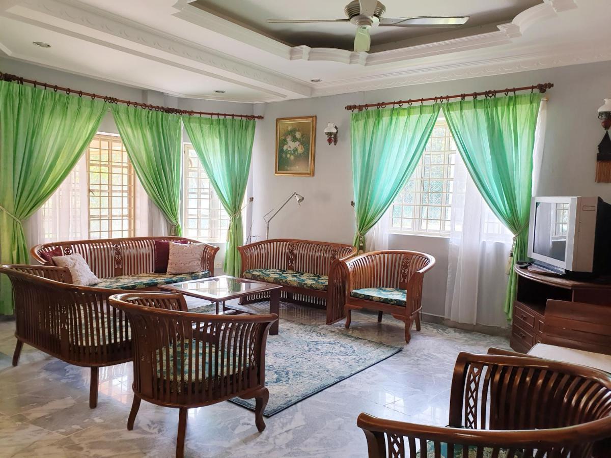Lavender Impian Homestay カジャン エクステリア 写真